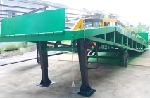 電(dian)動(dòng)移動(dòng)式(shi)登車(che)橋DCQY10-0.6